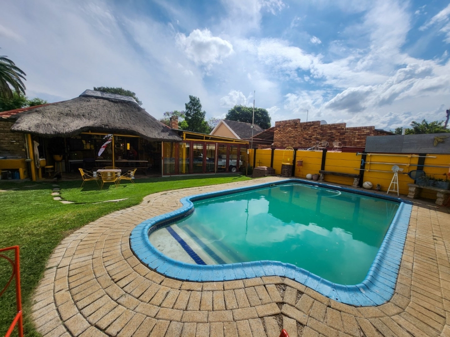 3 Bedroom Property for Sale in Ellaton North West